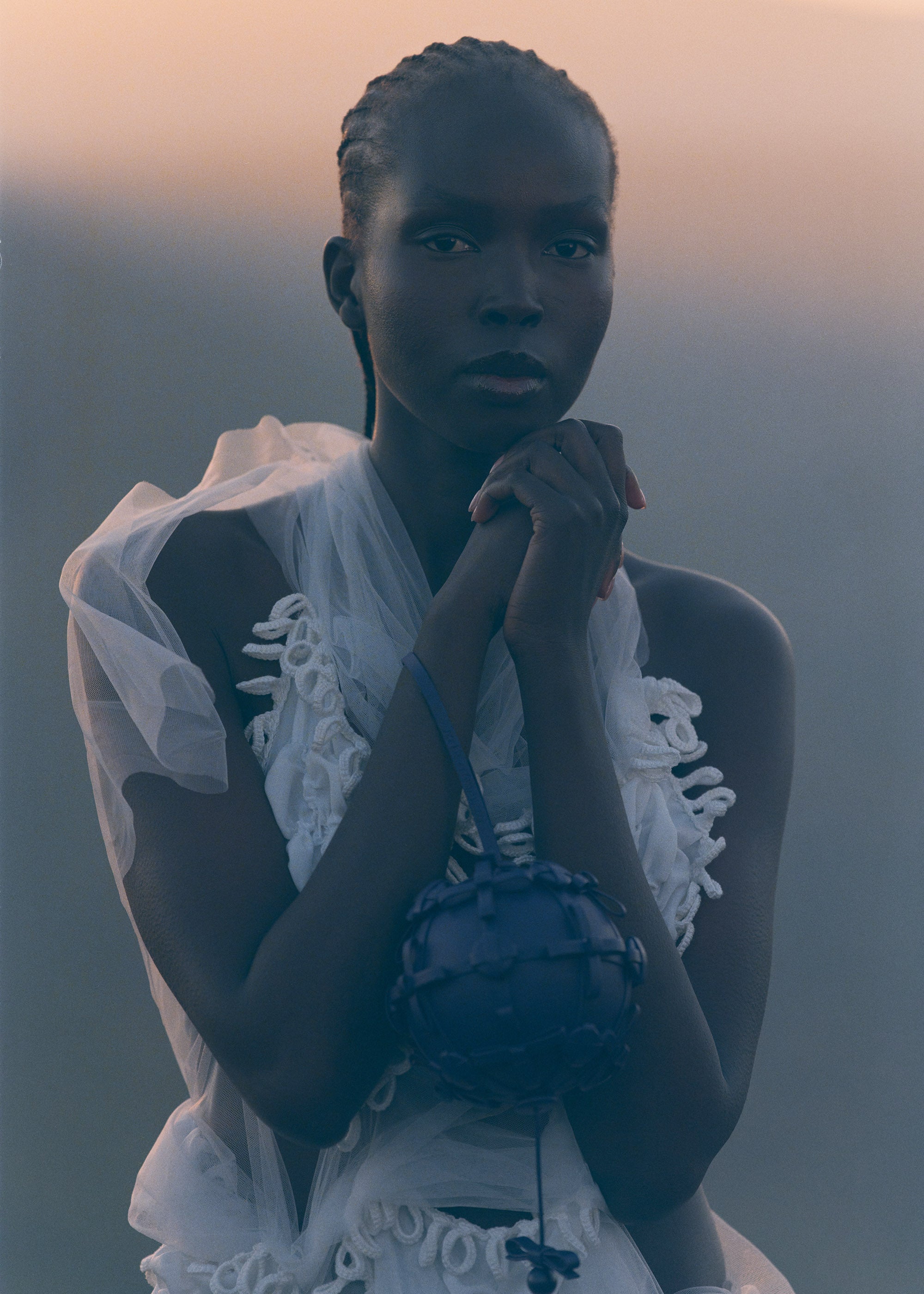 Button Bow Sphere - Ink