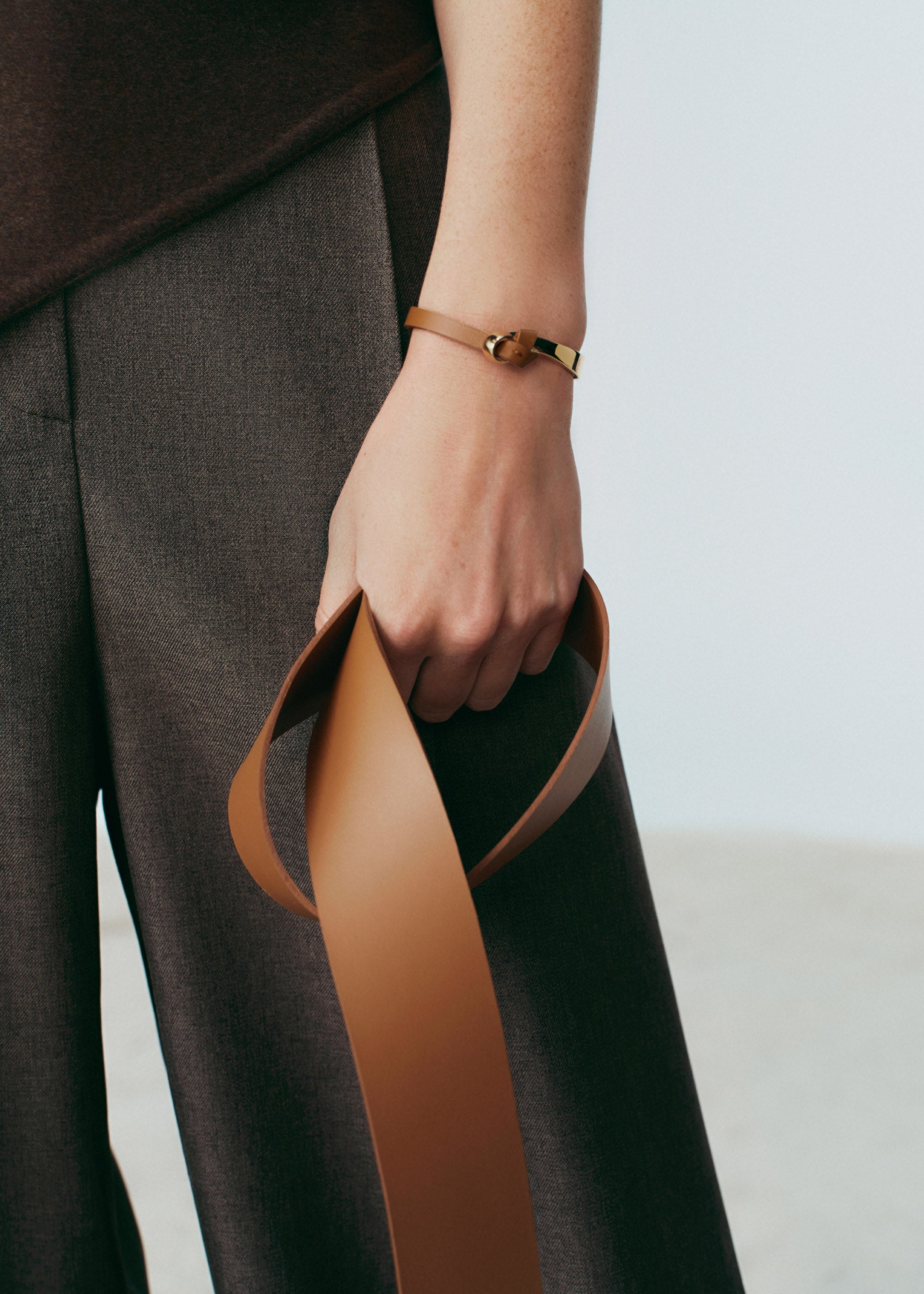 Ormé Bangle - Gold Gilded with Camel Leather