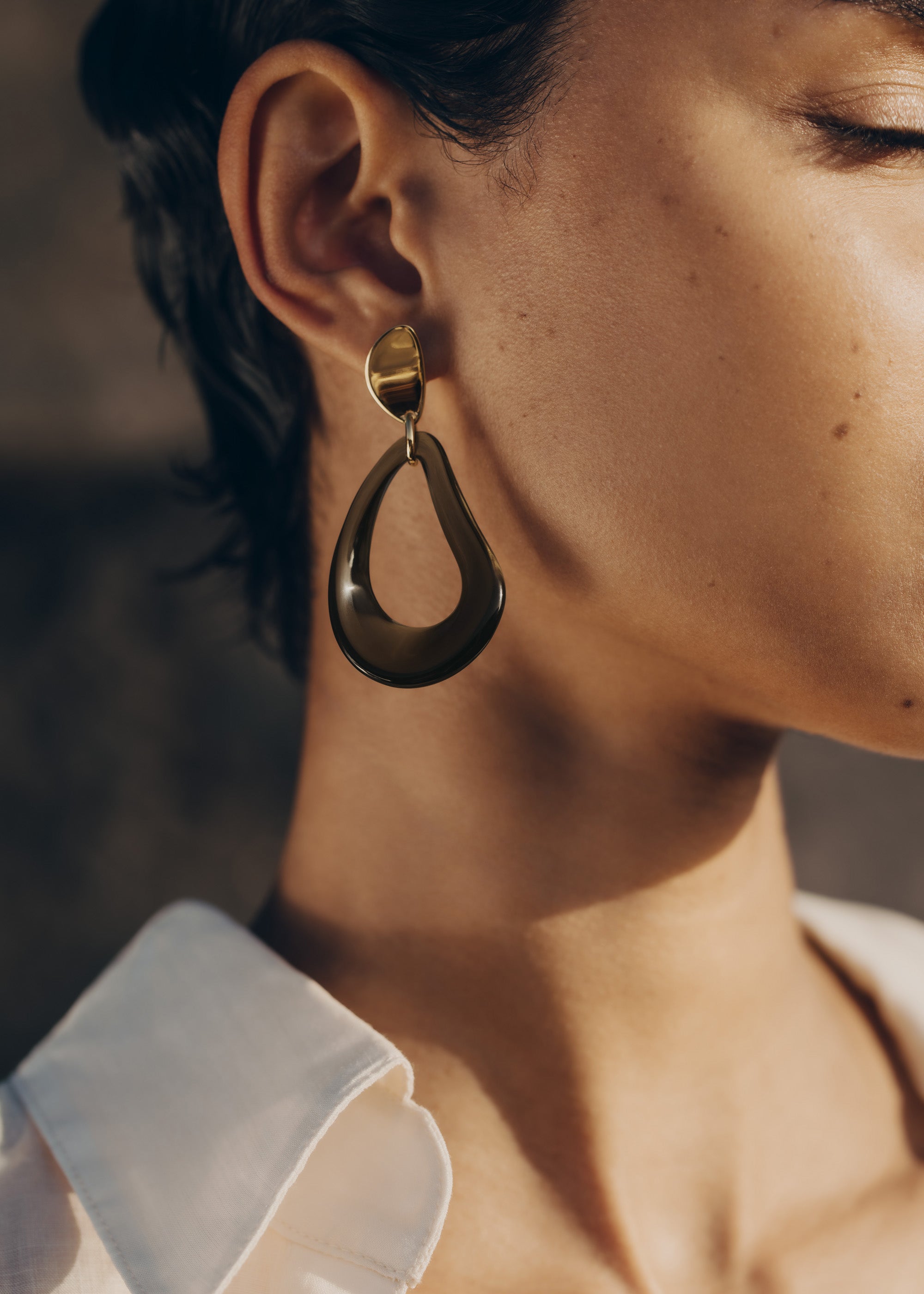 Naé Drop Earrings - Smoked glass