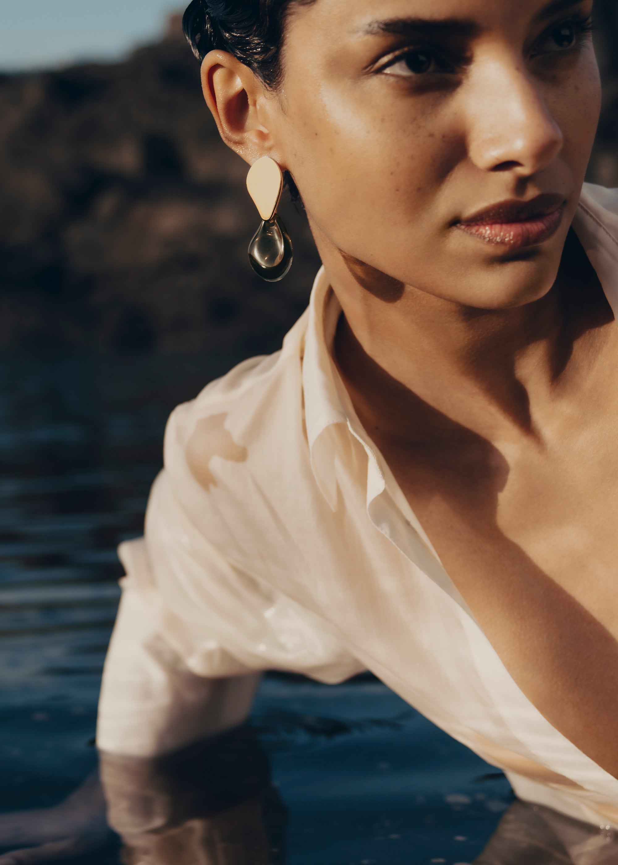 Naé Earrings - Smoked glass