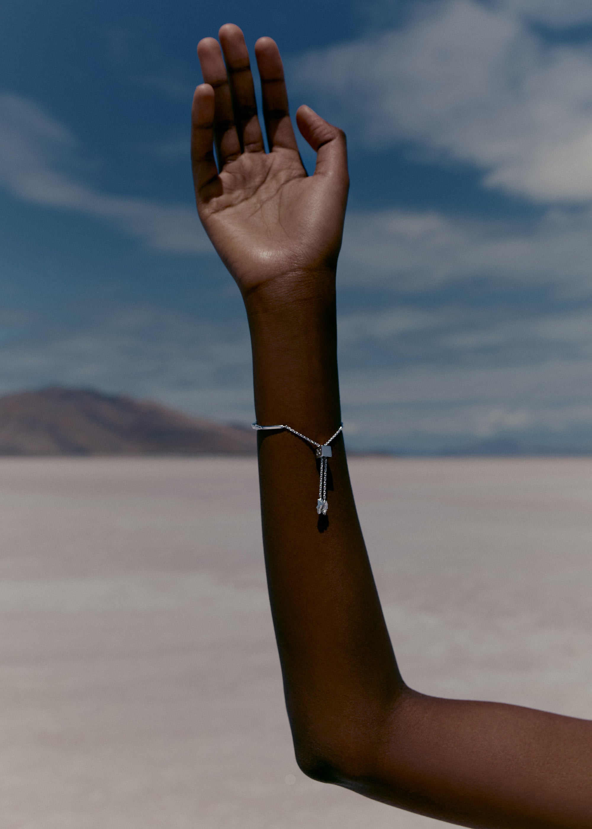 Eroz Bangle - Silver in rhodium plated brass