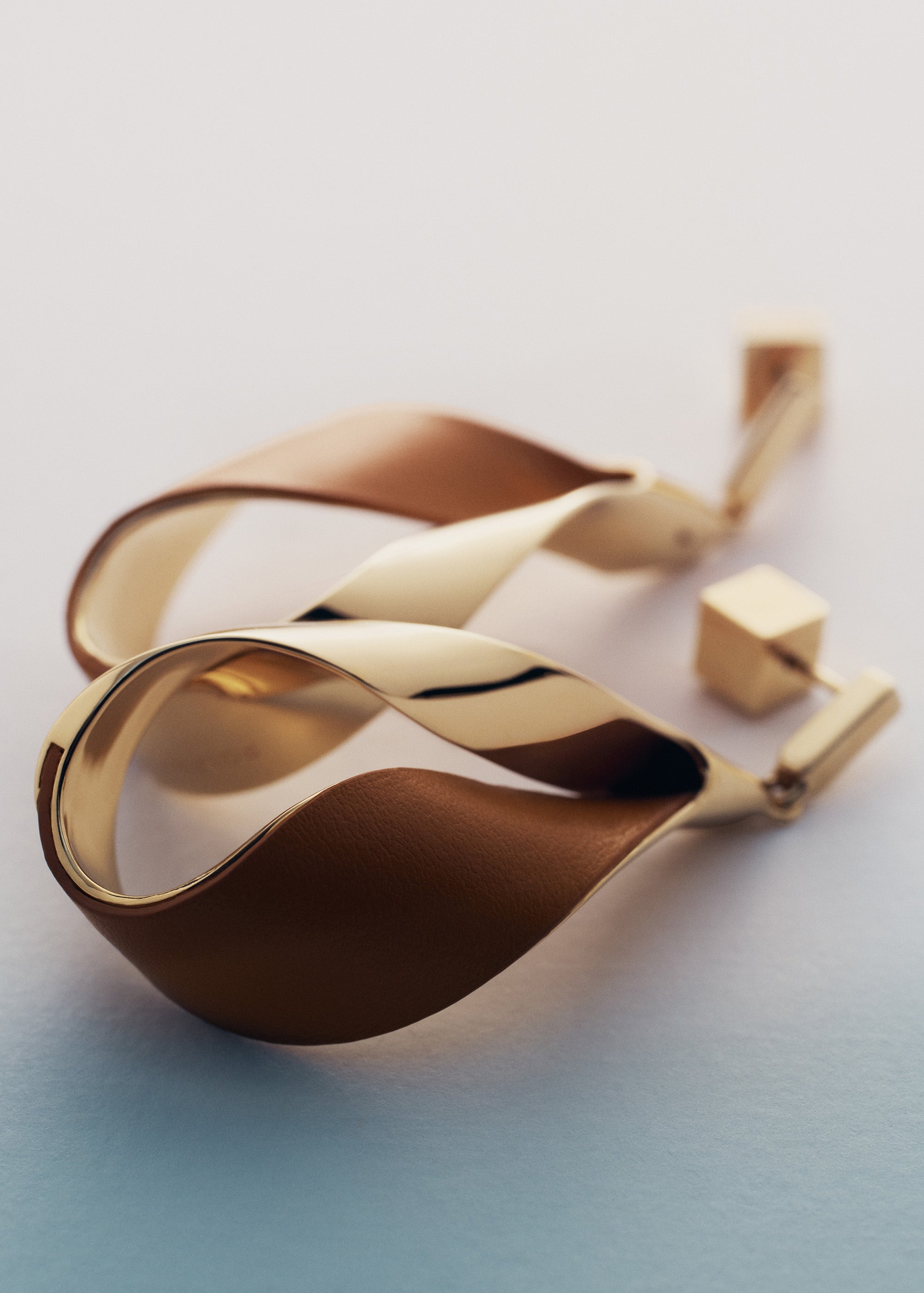 Ormé Pendant Earrings - Gold Gilded with Camel Leather