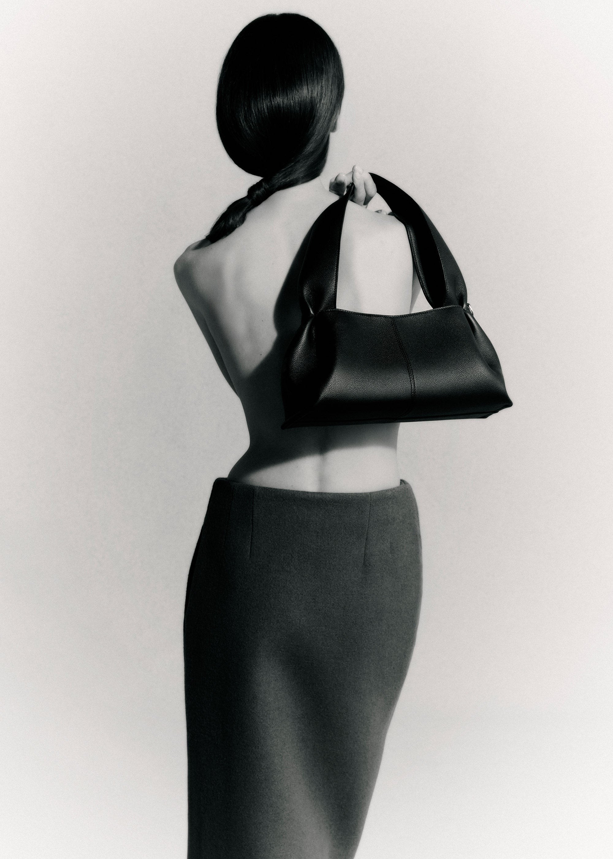 Numéro Neuf East West - Textured Black